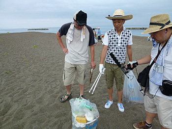 感謝の気持ちを込めて！今年も海岸清掃！！