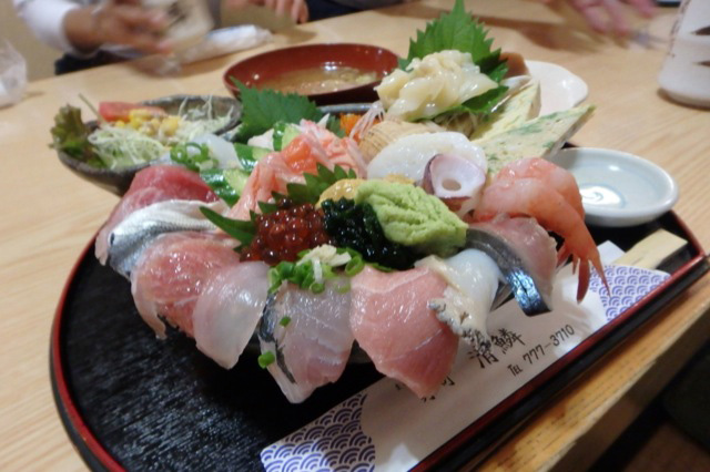 南魚沼の本気丼を美女とマジに食べる