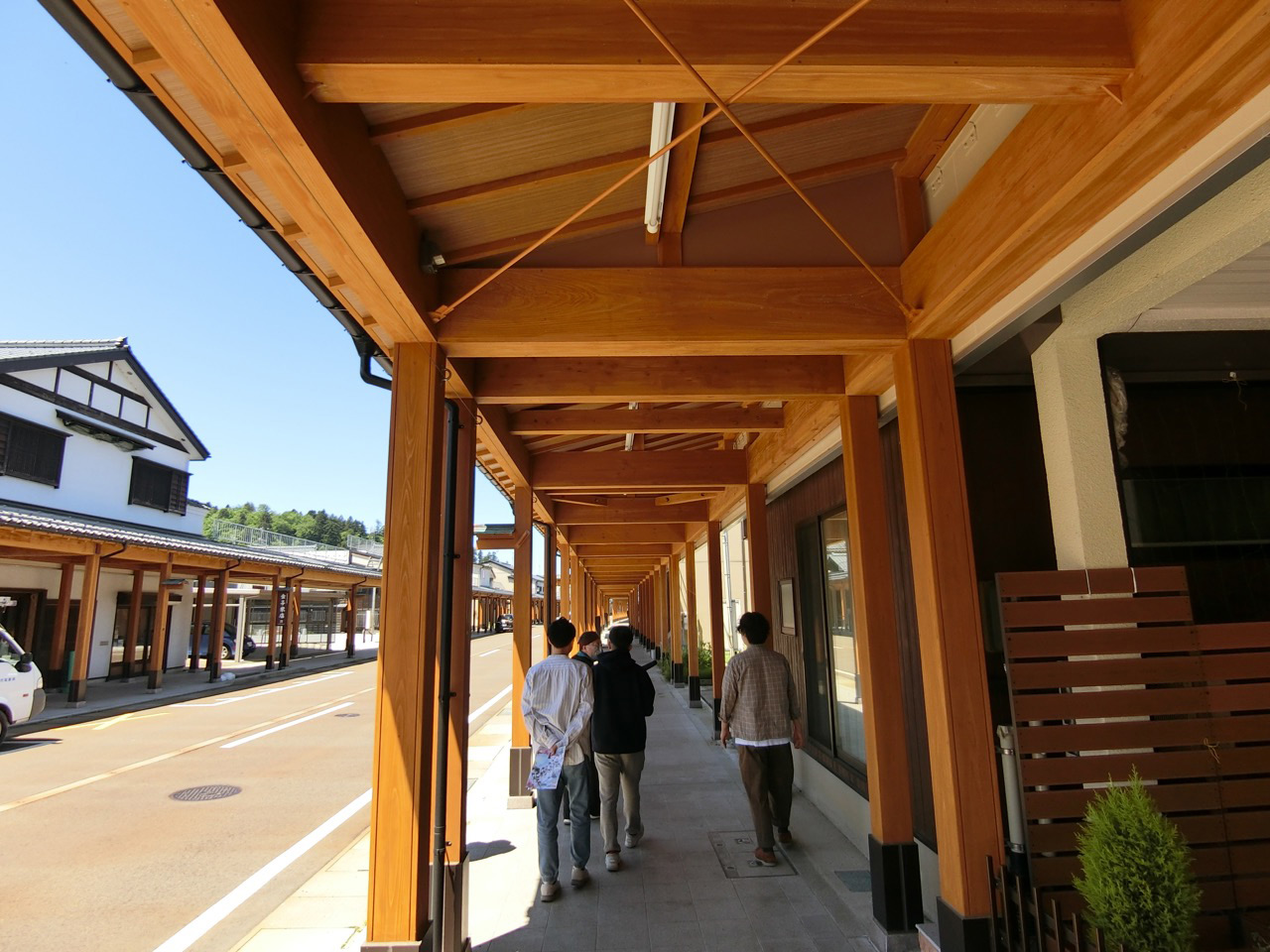 初夏のまち歩き〜加茂の雁木通り