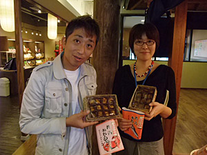 米どころ新潟の新名所ドライブ／新潟せんべい王国