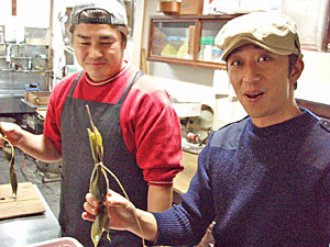 御当地グルメの旅　卯月堂：カレー笹だんご