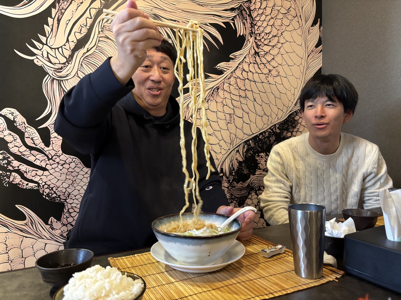 新潟市で人気ラーメンをすする！